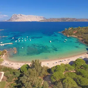 https://baja-bianca-club.in-sardinia.net